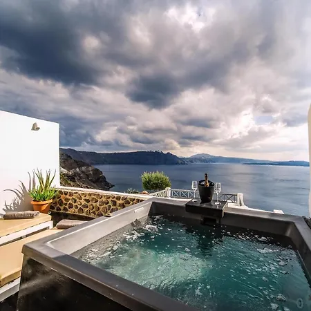 Solstice Luxury Oia