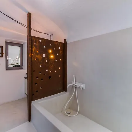Solstice Luxury Oia